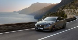 Nouvelle Jaguar XJ 2018: 575 chevaux en pleine ville !