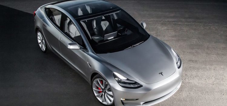 Tesla Model 3 : l’électrique la plus attendue débarque