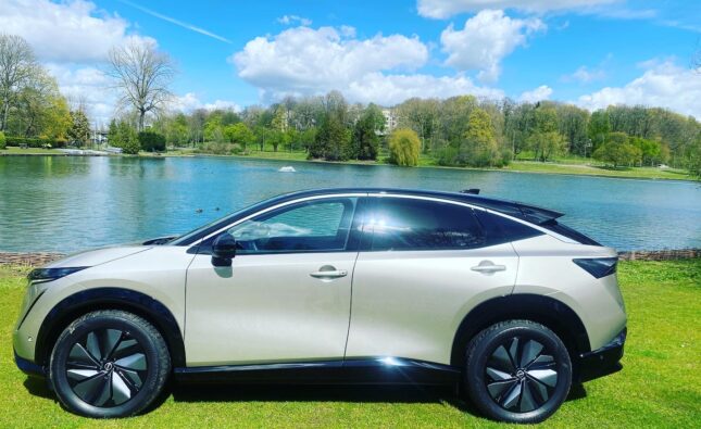 Nissan Ariya : électrique et imposante mais élégante !